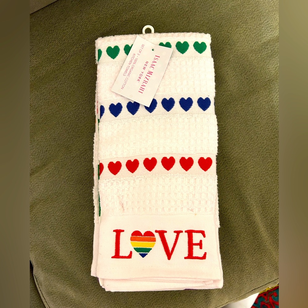 NWT Isaac Mizrahi Pride Kitchen Towels